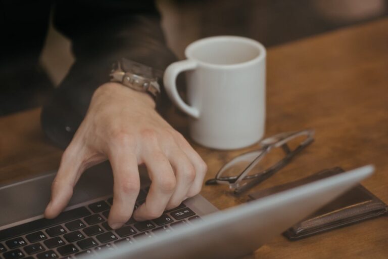 Jak zabezpieczyć WordPressa bez wtyczek